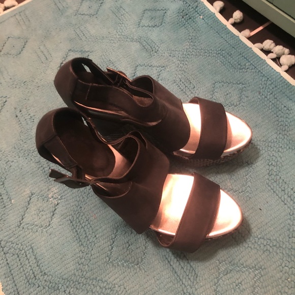 Day Trip by Buckle Wedges - Picture 2 of 4